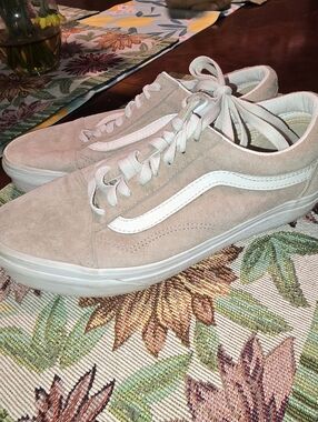 Vans Women's Old Skool Suede Sneakers - Light Pink